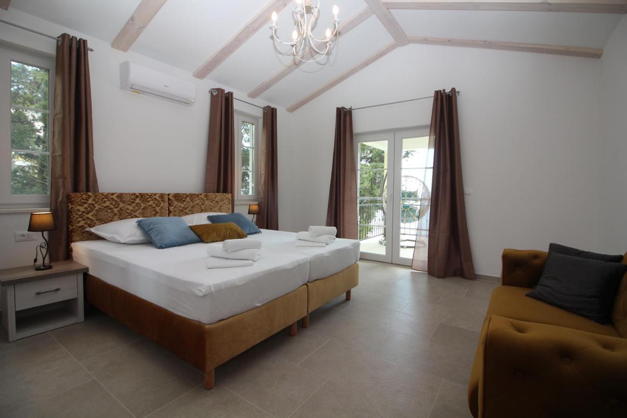 Villa Beachfront Sea Palace Kaštela Exterior foto